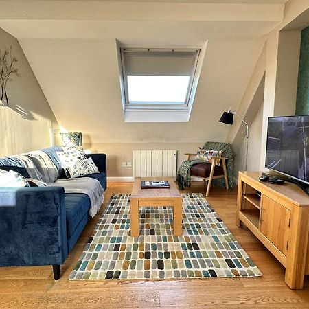 The Courtyard 2 Bedroom Apartments In Central Windsor With Parking المظهر الخارجي الصورة