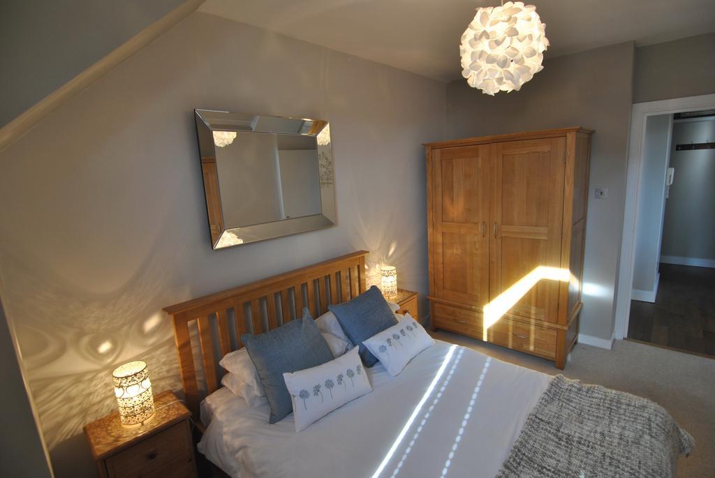 The Courtyard 2 Bedroom Apartments In Central Windsor With Parking المظهر الخارجي الصورة